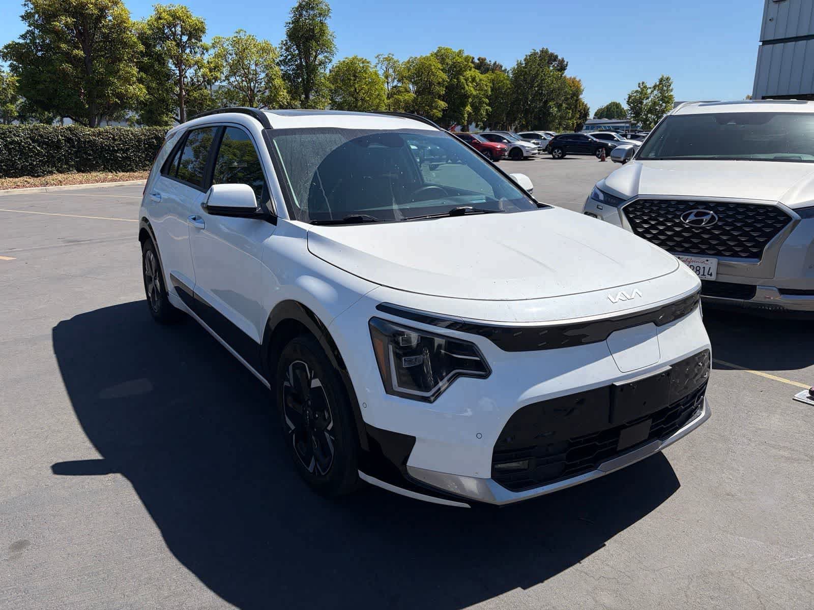 Used 2024 Kia Niro Wave FWD image 2