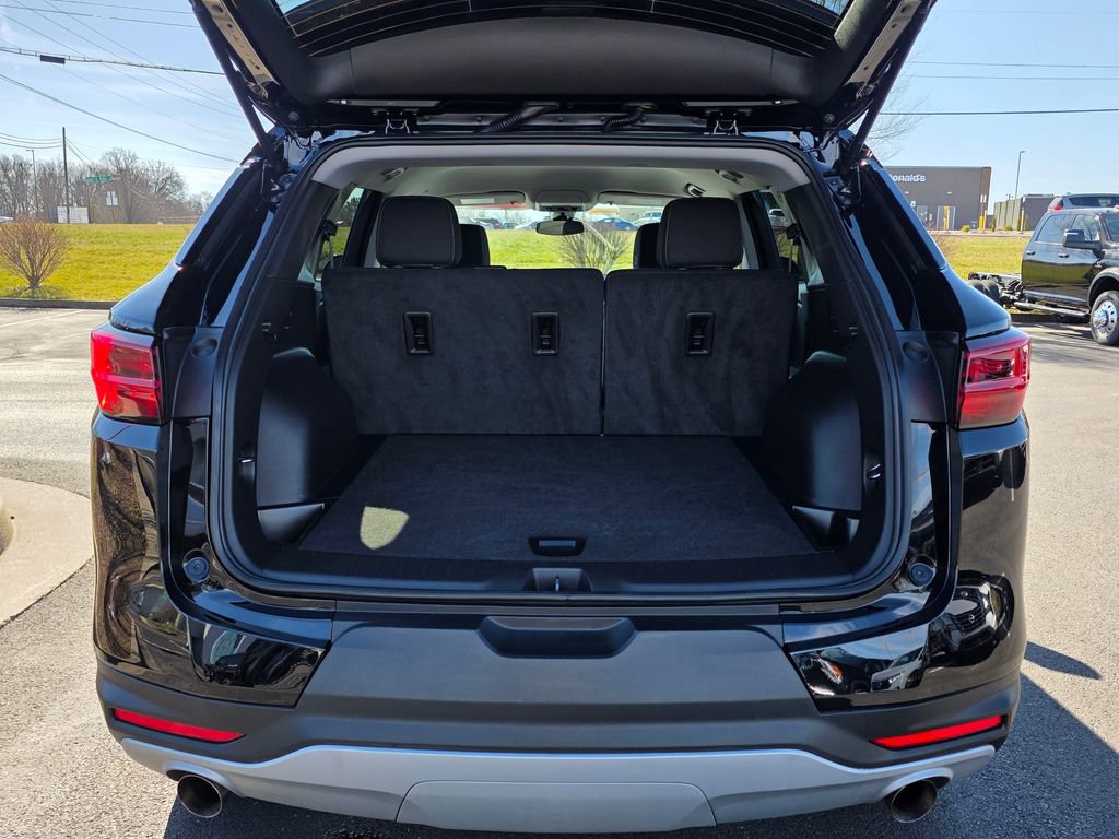 Used 2025 Chevrolet Blazer LT image 36