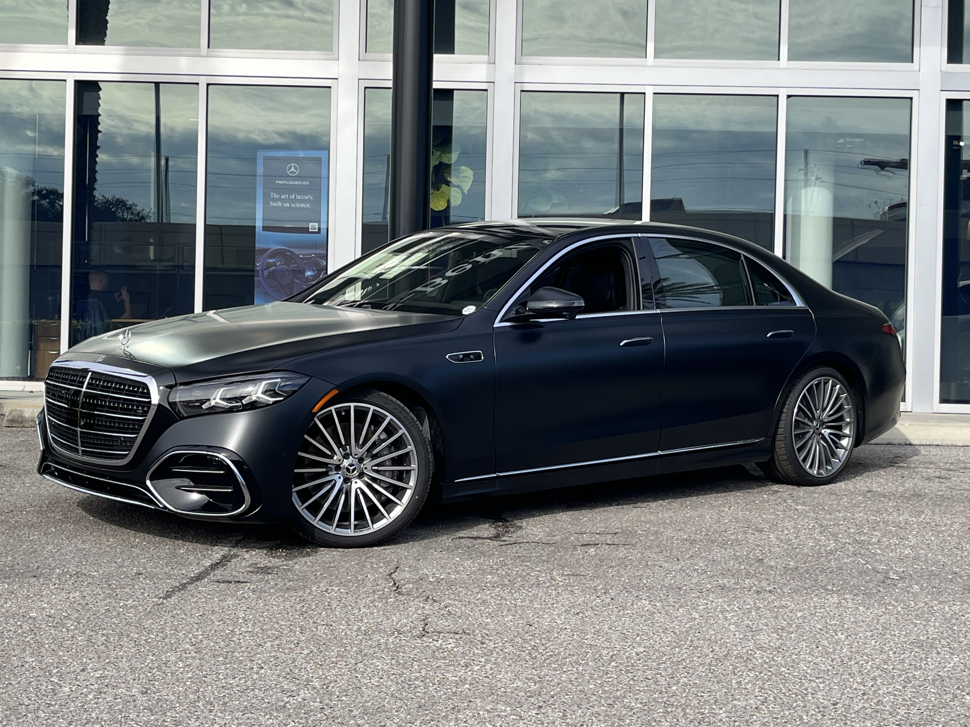 New 2027 Mercedes-Benz S 580 4MATIC Sedan image 2