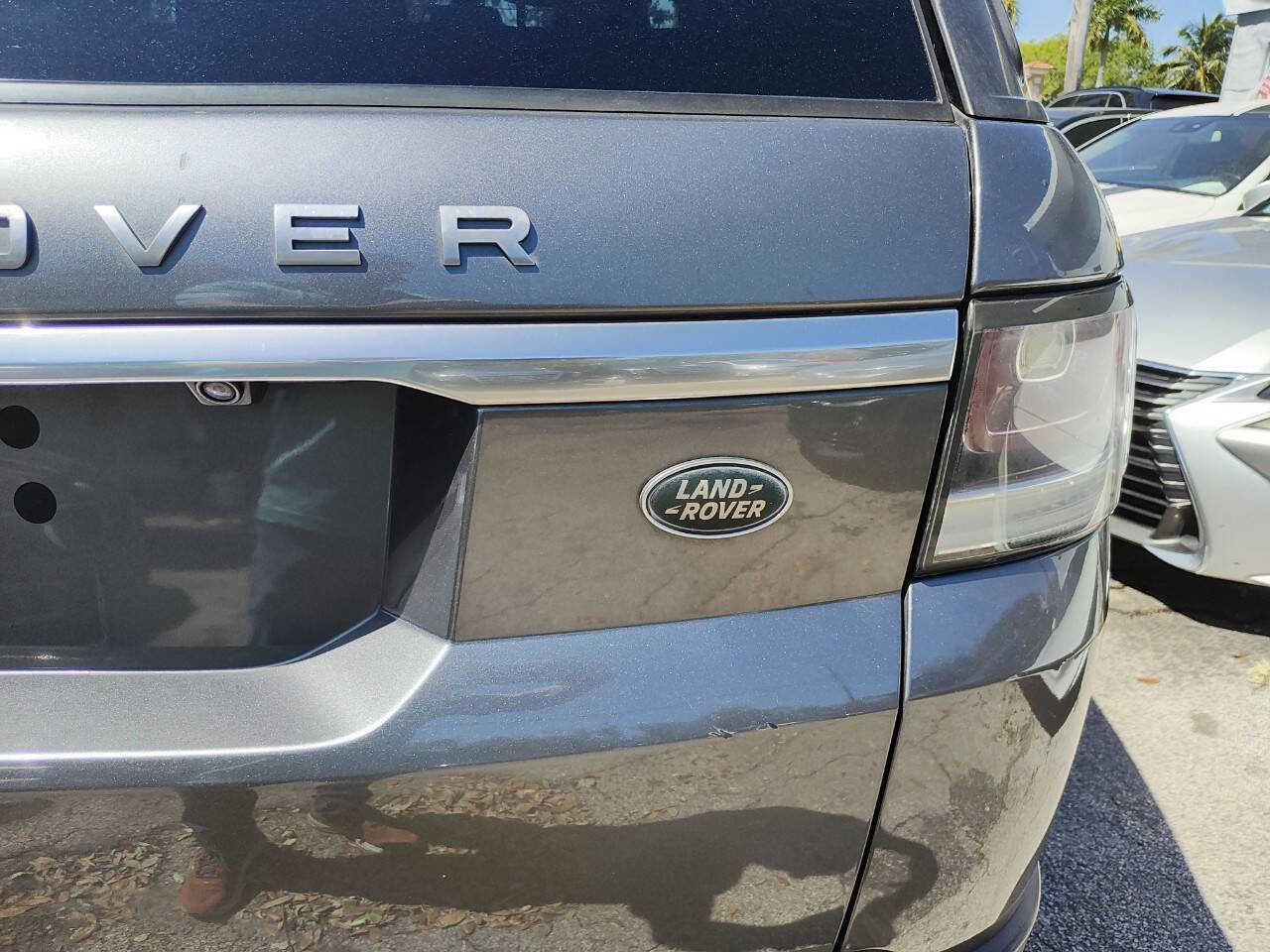 Used 2015 Land Rover Range Rover Sport SE image 25