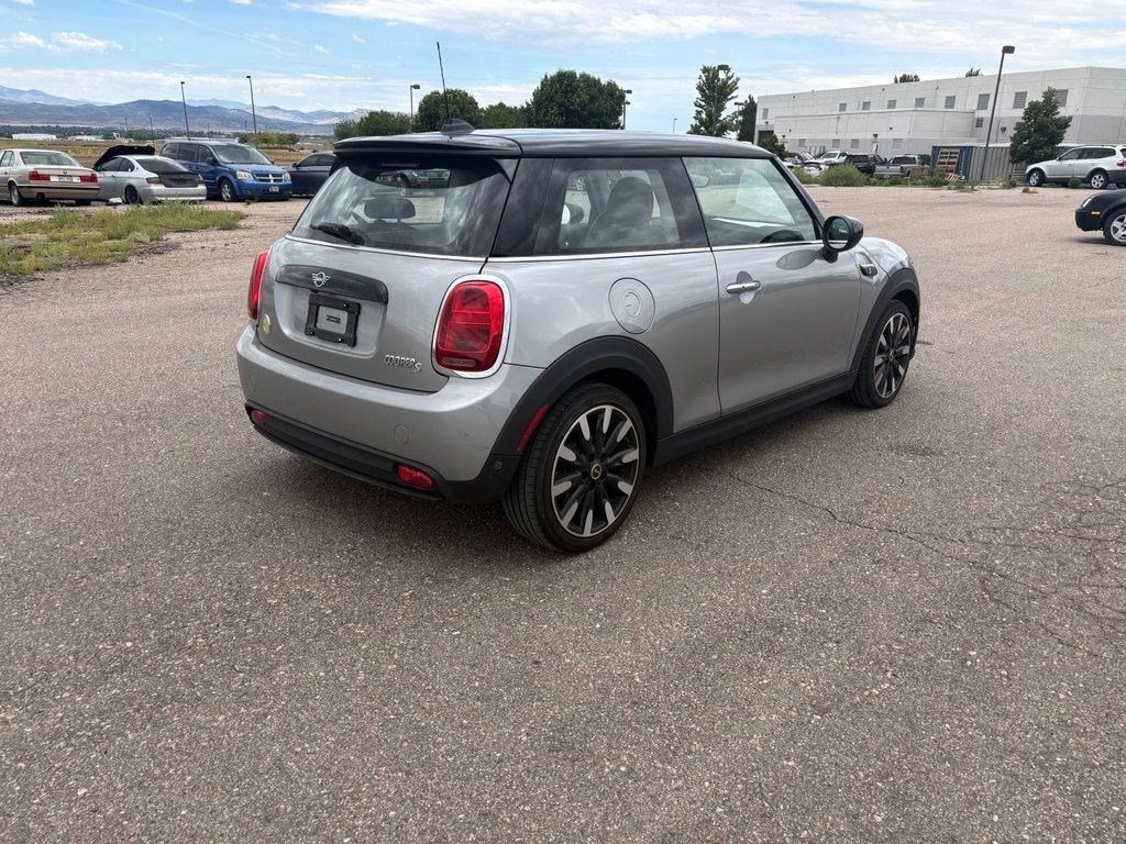 Used 2024 MINI Cooper SE FWD image 5