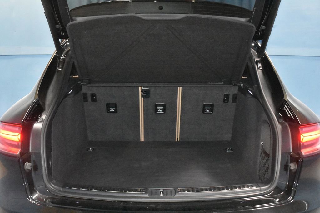 Used 2023 Porsche Macan Turbo image 34