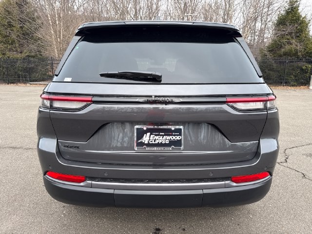 New 2026 Jeep Grand Cherokee Altitude AWD/4WD image 10