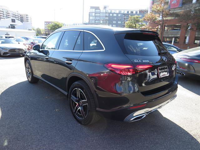 Used 2026 Mercedes-Benz GLC 300 4MATIC image 2