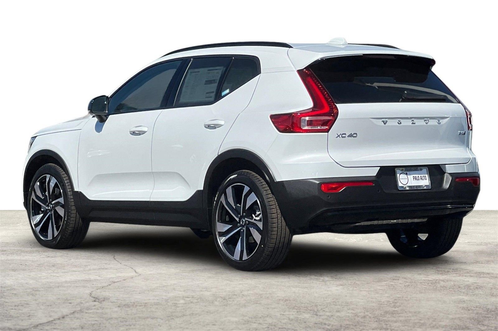 New 2026 Volvo XC40 B5 Ultra w/ Climate Package image 6