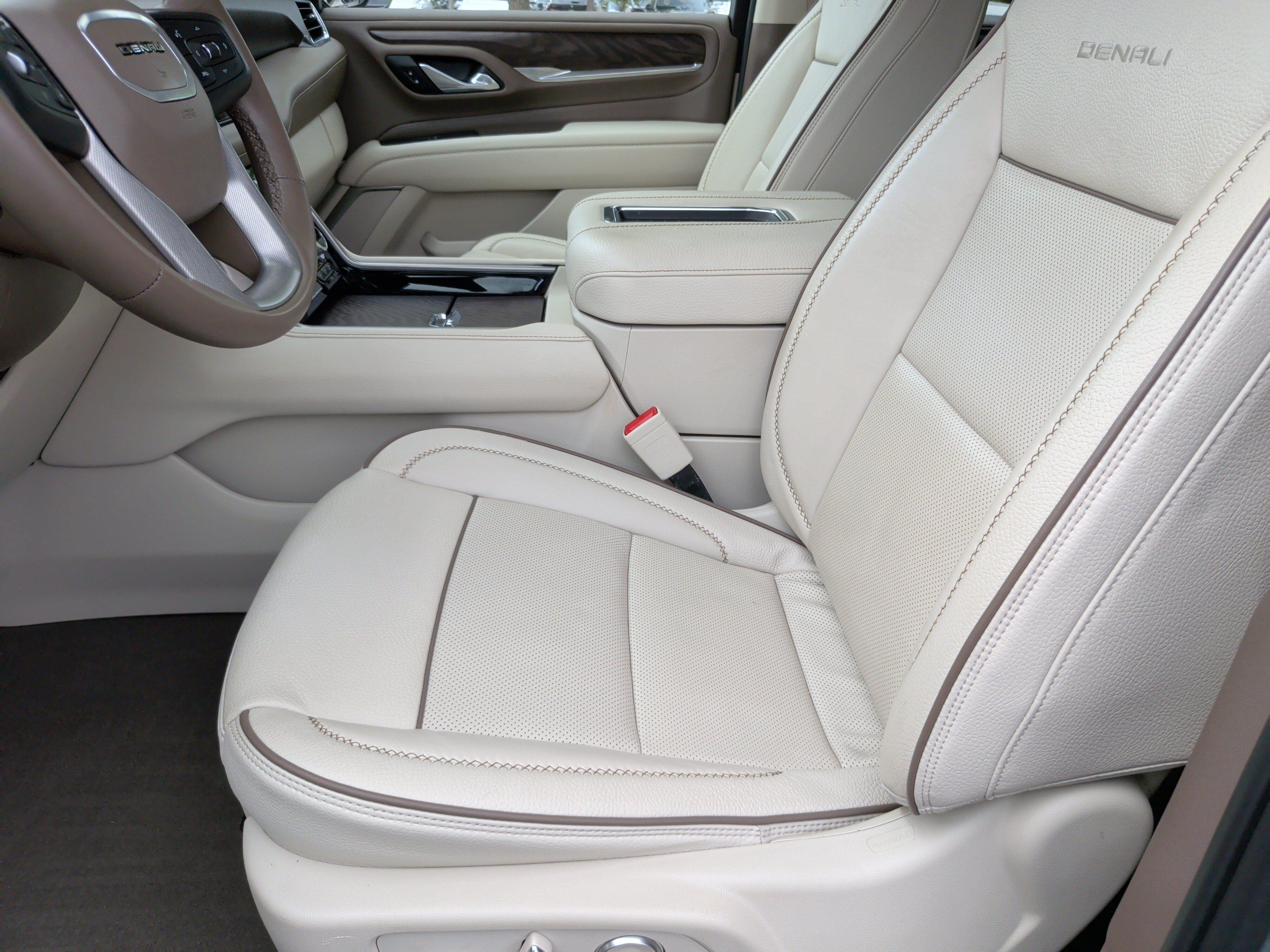 Used 2024 GMC Yukon Denali AWD/4WD image 26