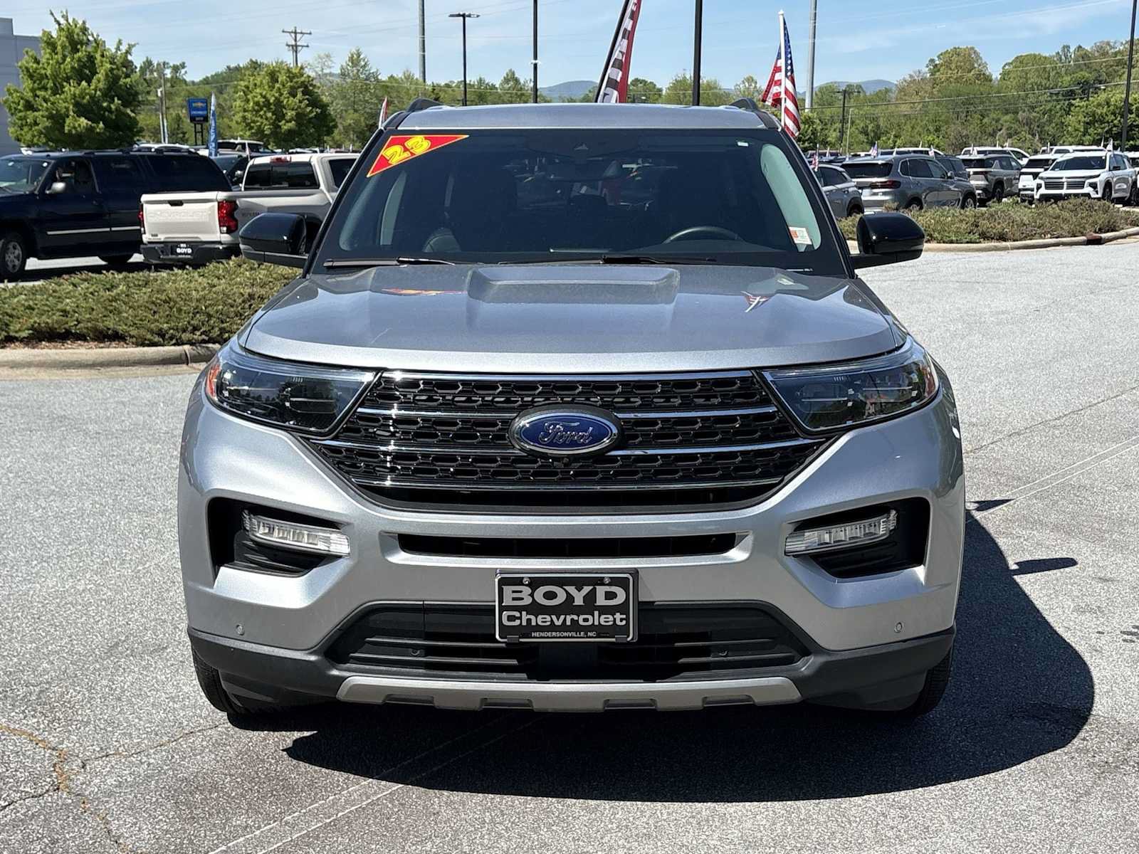 Used 2023 Ford Explorer XLT w/ Equipment Group 202A AWD/4WD image 3
