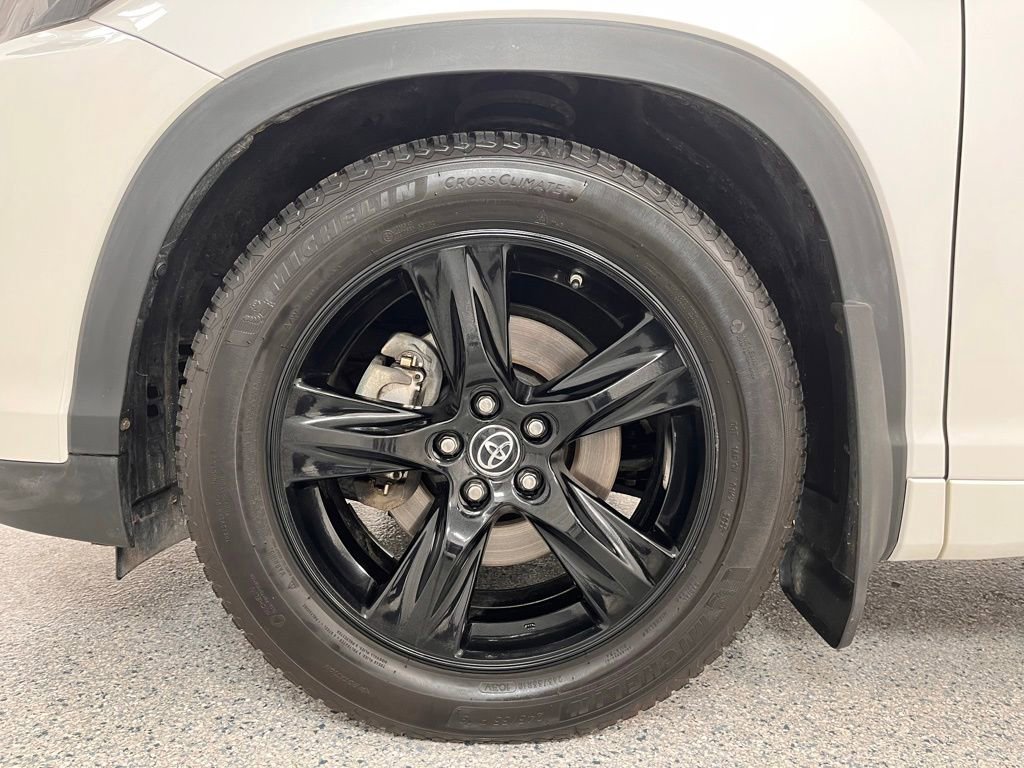 Used 2019 Toyota Highlander Limited AWD/4WD image 29