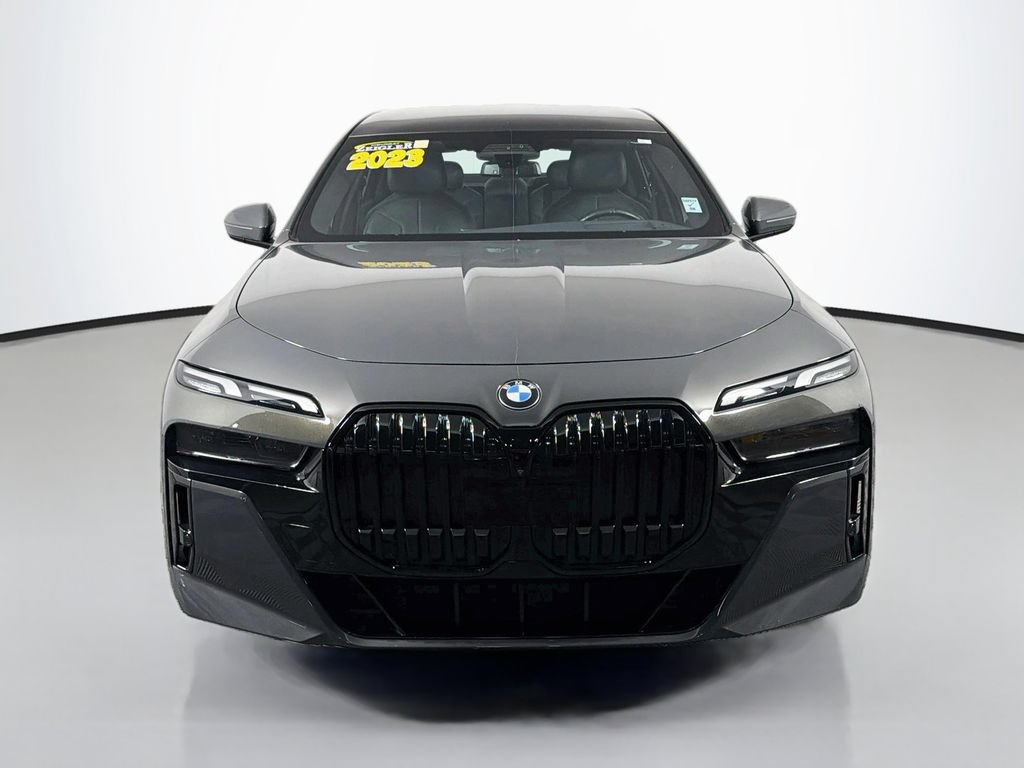 Used 2023 BMW 760i xDrive w/ Luxury Rear Seating Package AWD/4WD image 2