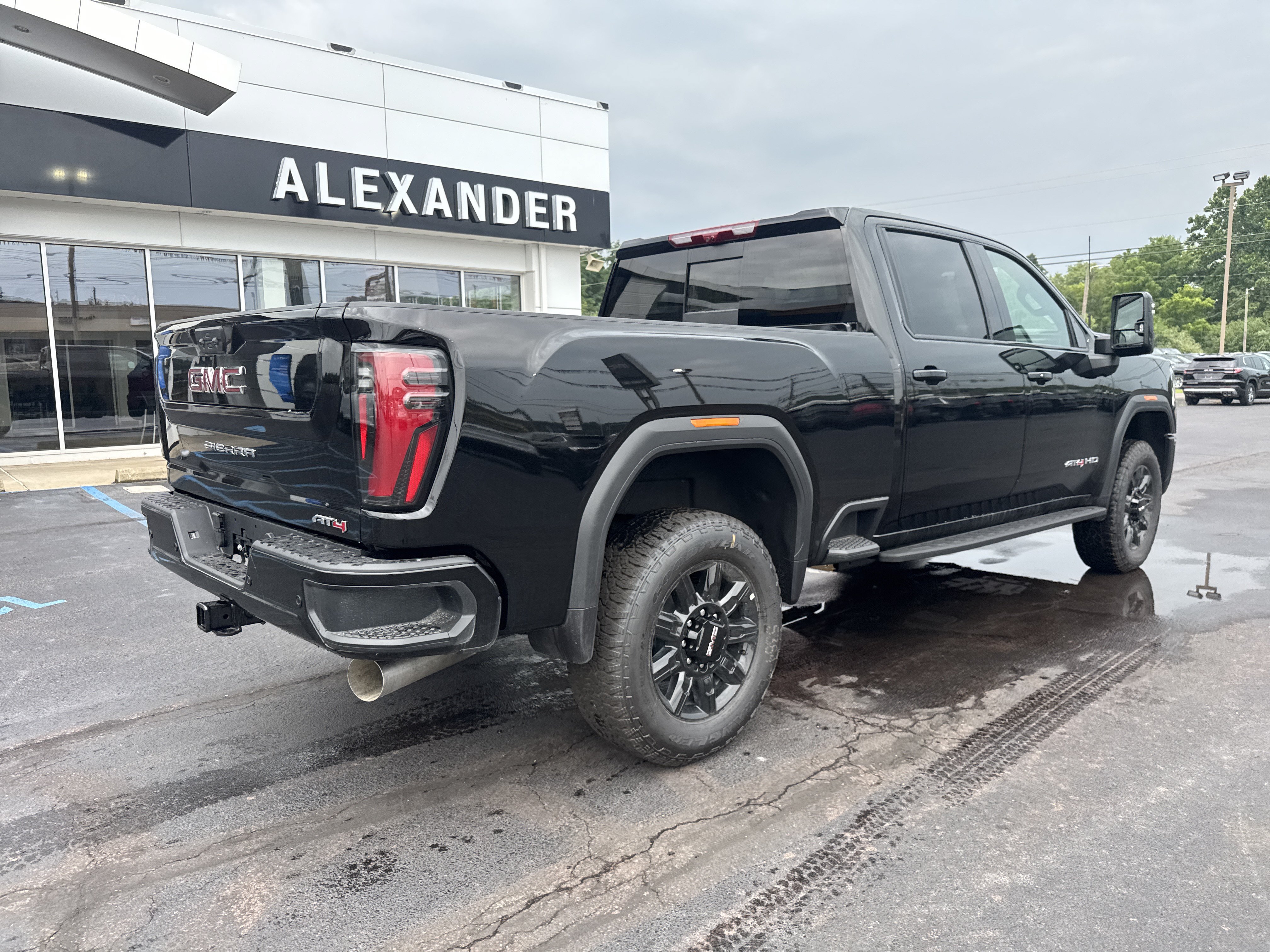 New 2026 GMC Sierra 2500 AT4 w/ AT4 Premium Plus Package AWD/4WD image 3