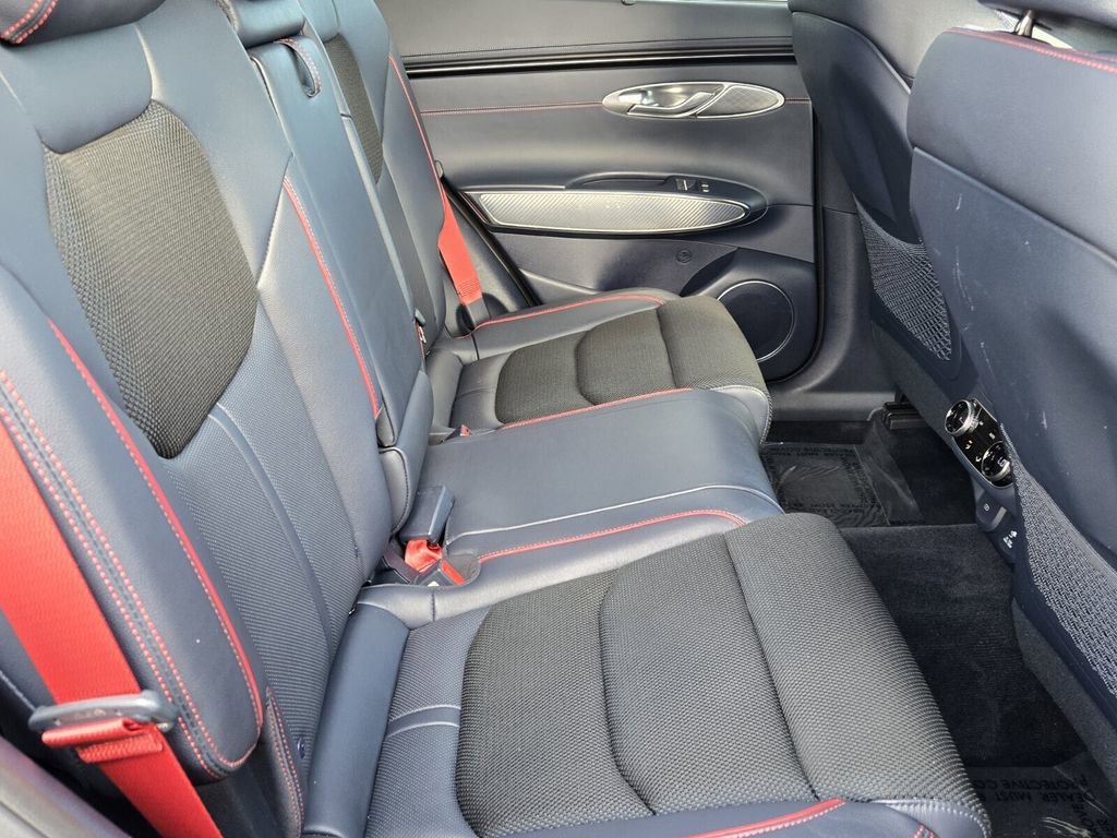 Used 2023 Genesis GV70 2.5T w/ Sport Prestige Package image 15