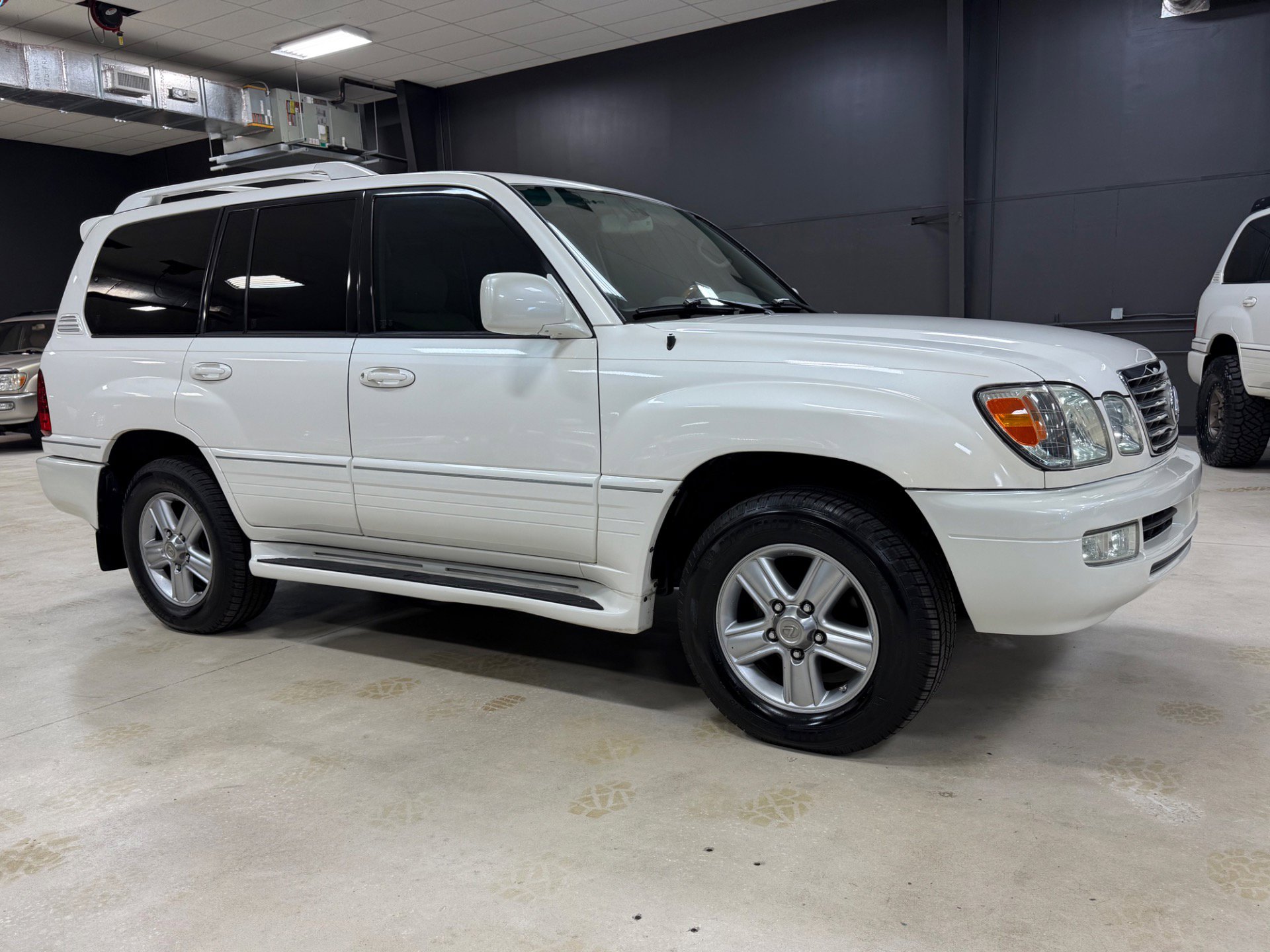 Used 2007 Lexus LX 470 4WD image 3