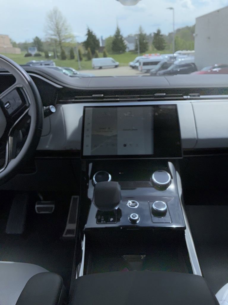 Used 2023 Land Rover Range Rover Sport SE Dynamic image 5