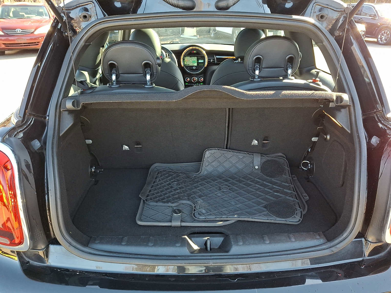 Used 2019 MINI Cooper 2-Door Hardtop image 28