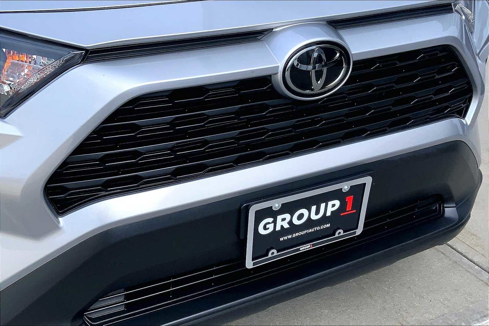 Used 2019 Toyota RAV4 LE w/ All Weather Liner Package AWD/4WD image 31