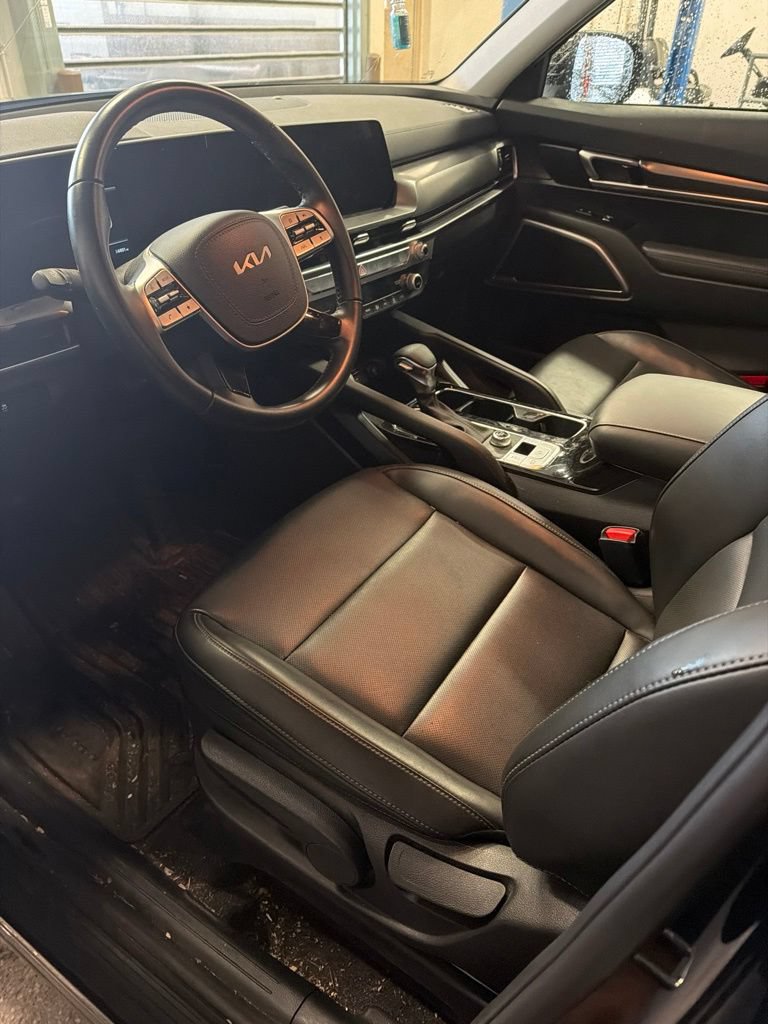 Used 2025 Kia Telluride LX