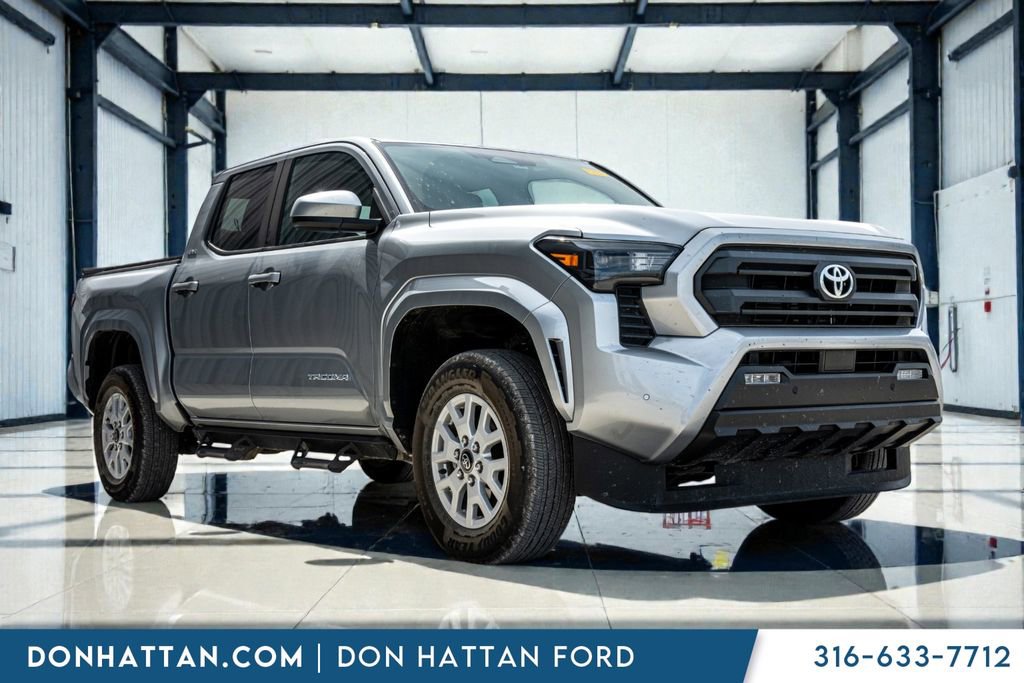 Used 2025 Toyota Tacoma SR5 w/ SR5 Upgrade Package image 32