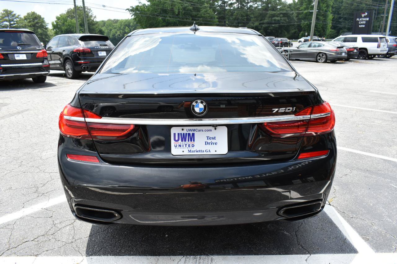 Used 2019 BMW 750i w/ Executive Package RWD image 7