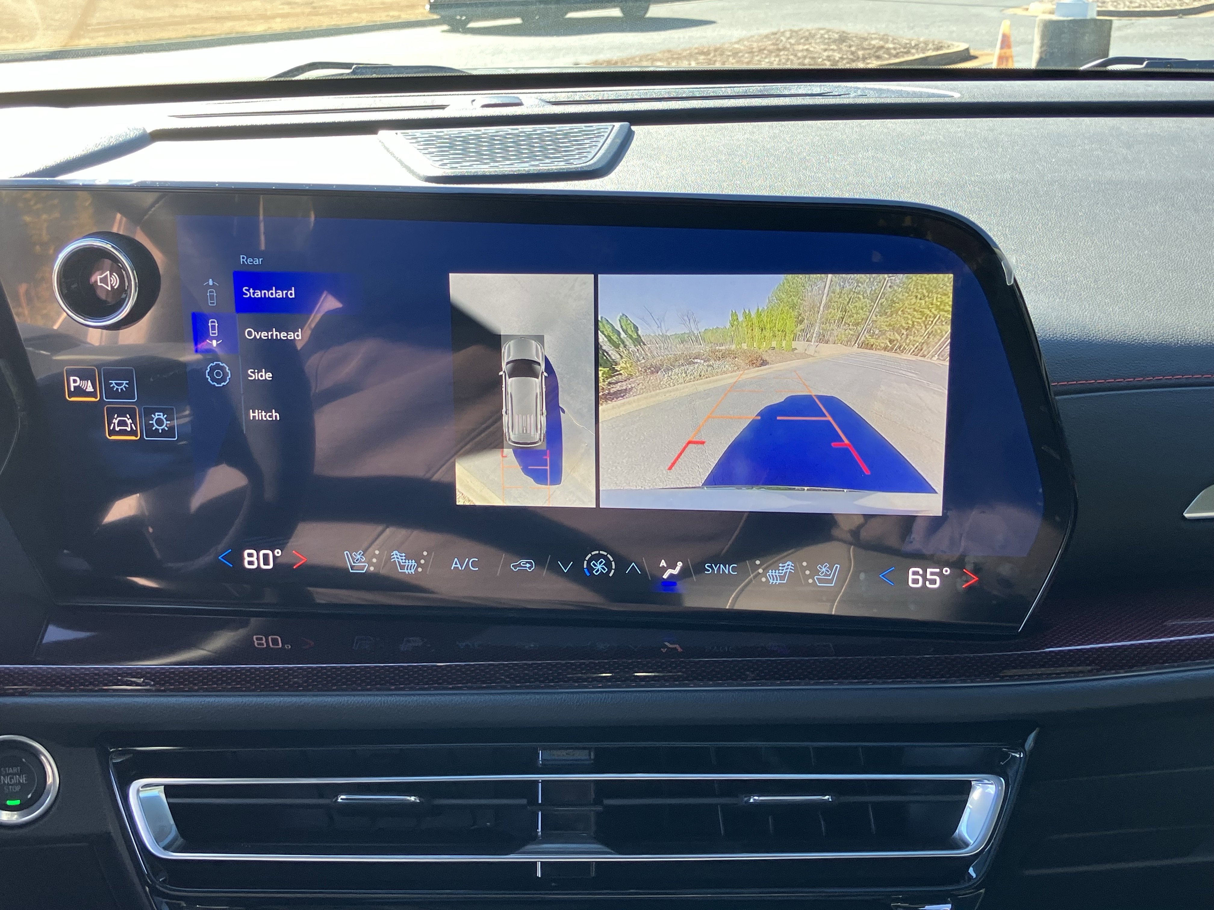 Used 2025 Chevrolet Traverse RS image 28