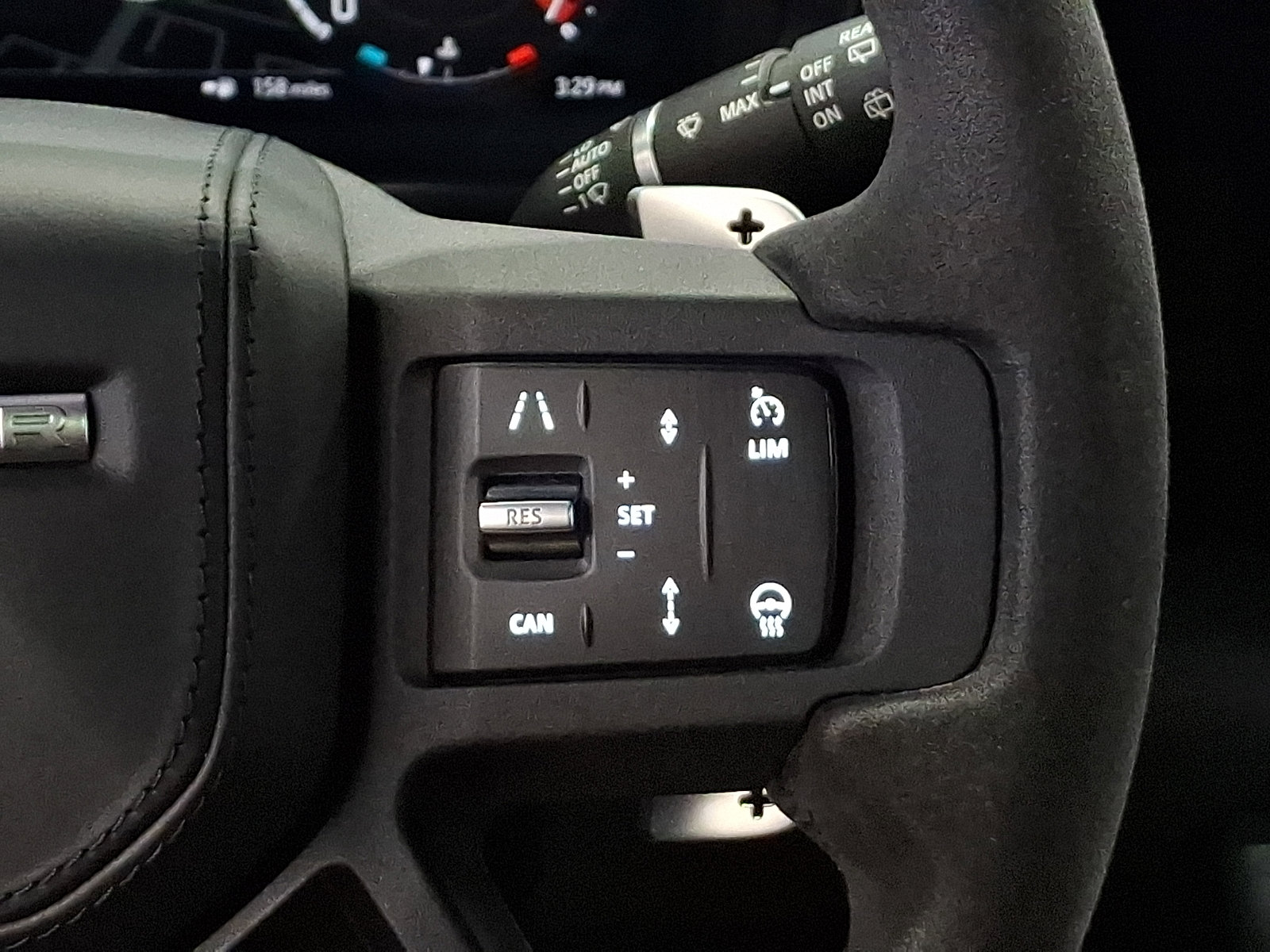 Certified 2023 Land Rover Defender 110 V8 image 23