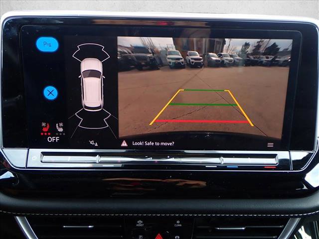 Used 2024 Volkswagen Atlas Cross Sport SE image 18