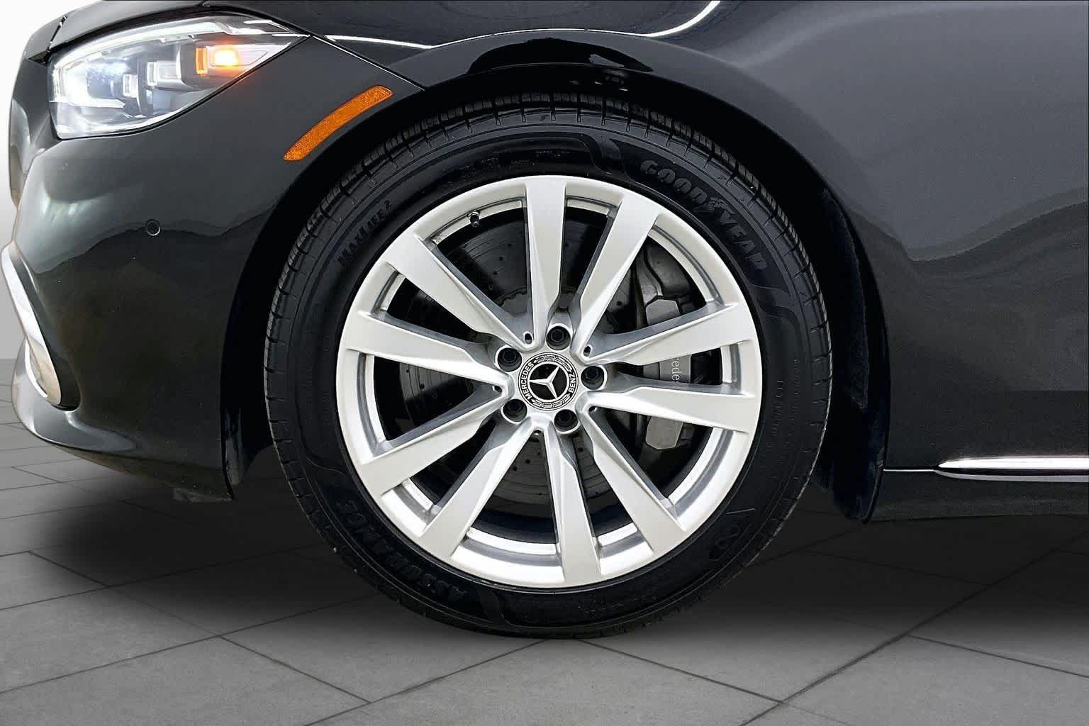 Used 2025 Mercedes-Benz S 500 4MATIC image 11