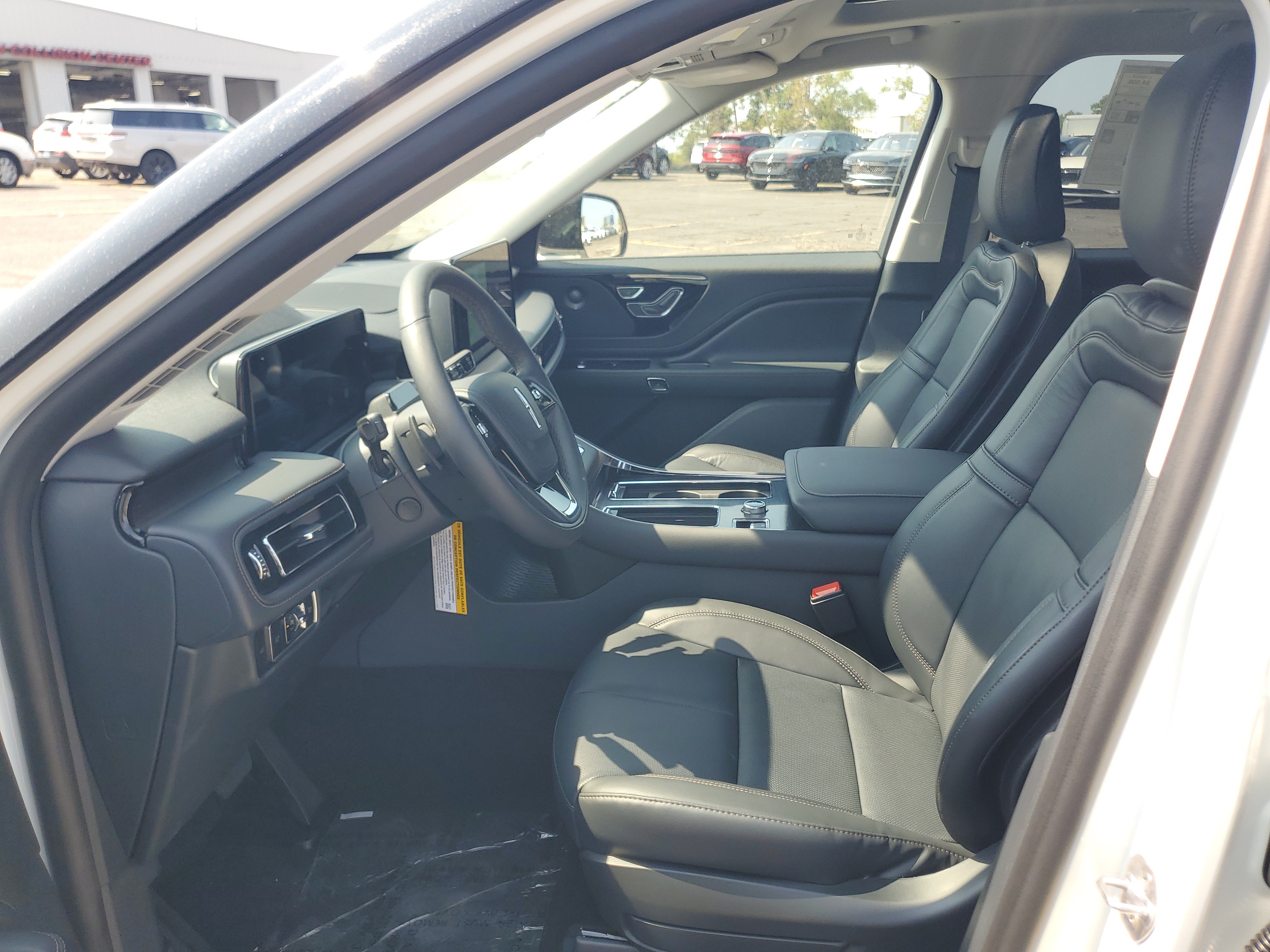 New 2026 Lincoln Aviator Reserve w/ Jet Appearance Package AWD/4WD image 11