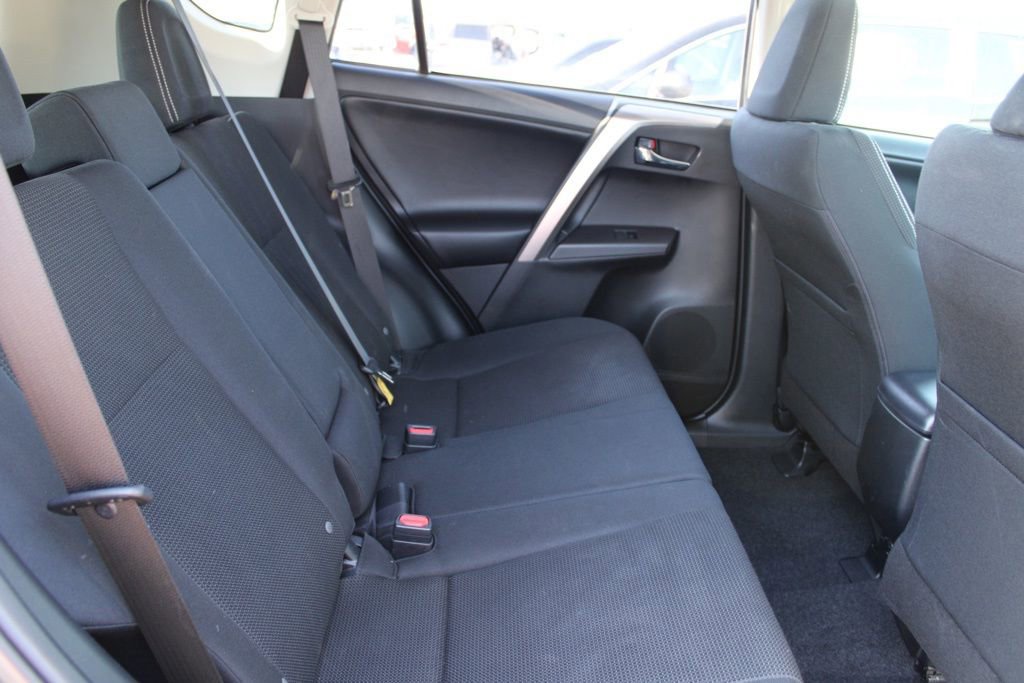 Used 2018 Toyota RAV4 XLE image 23