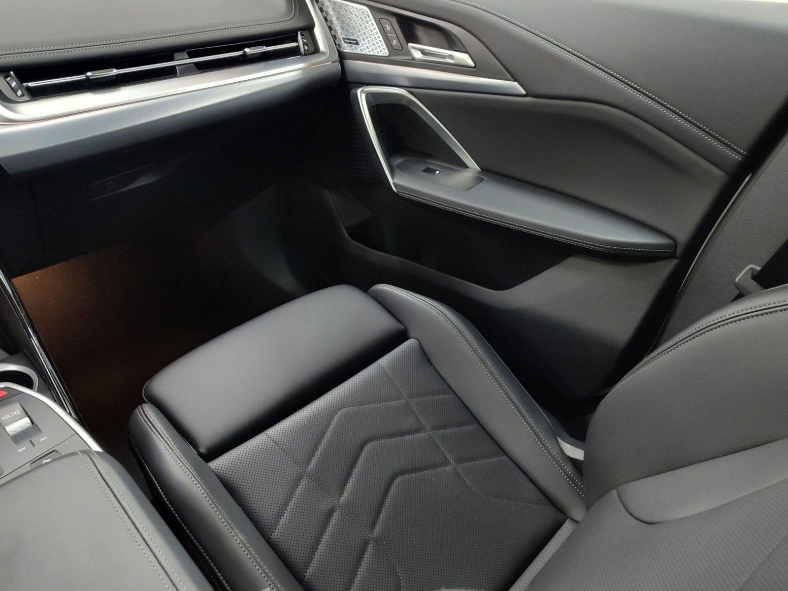 Used 2024 BMW X1 xDrive28i w/ Premium Package image 26