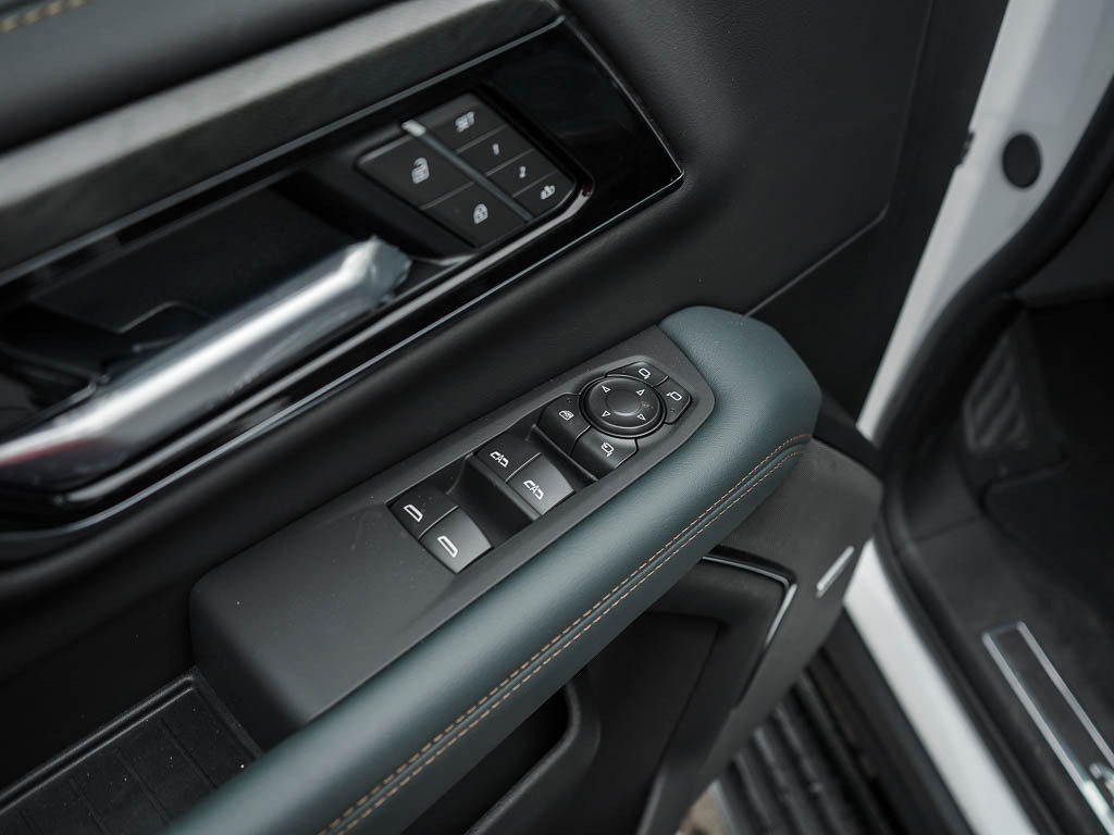 New 2026 GMC Yukon XL AT4 w/ AT4 Premium Package AWD/4WD image 20