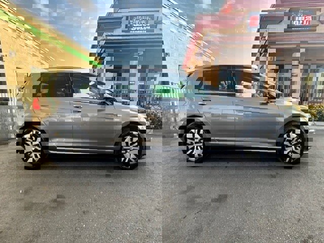 Used 2016 Volkswagen e-Golf SE w/ DC Fast Charging Package FWD image 6