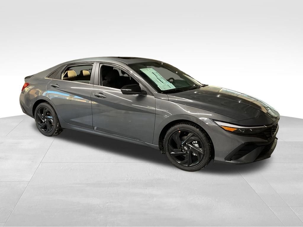 New 2026 Hyundai Elantra SEL Sport Premium FWD image 2