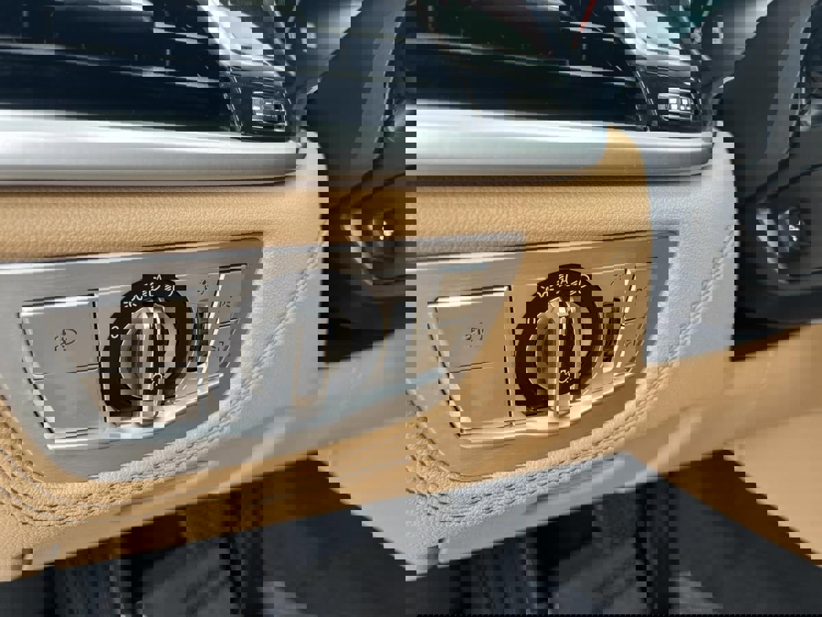 Used 2016 BMW 750i RWD image 17