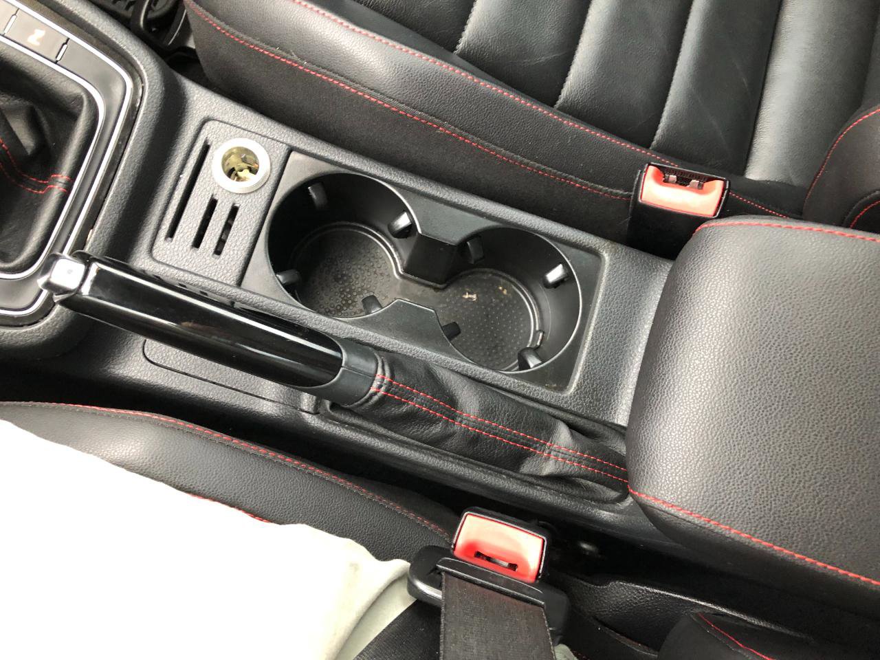 Used 2015 Volkswagen GTI SE FWD image 27