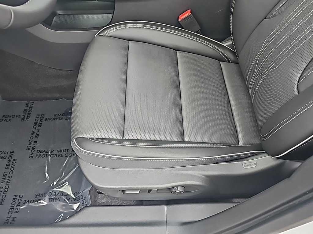 New 2025 Buick Envision Avenir image 11