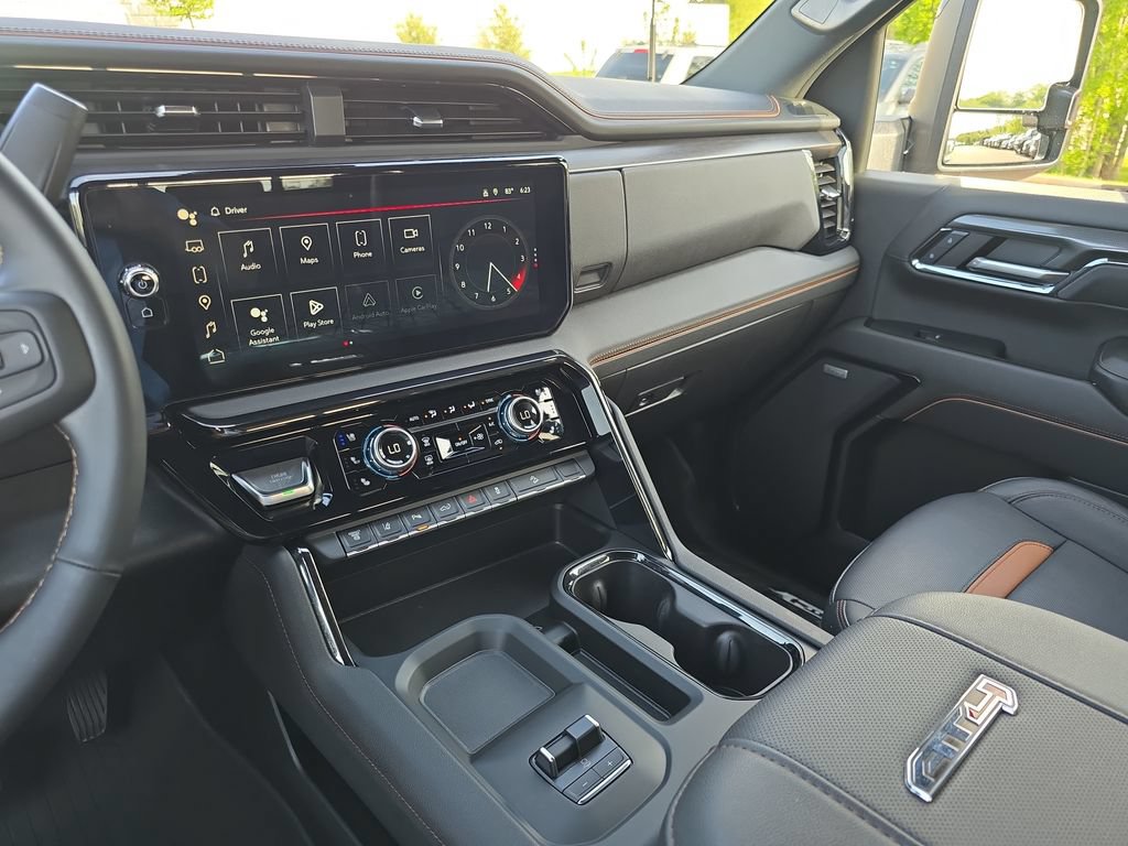 Used 2024 GMC Sierra 2500 AT4 w/ Technology Package AWD/4WD image 24