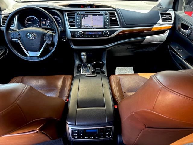 Used 2017 Toyota Highlander Limited Platinum w/ Carpet Mat Package image 14