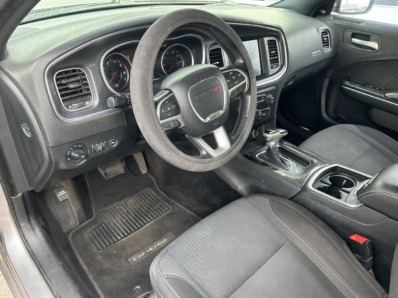 Used 2017 Dodge Charger SXT RWD image 12