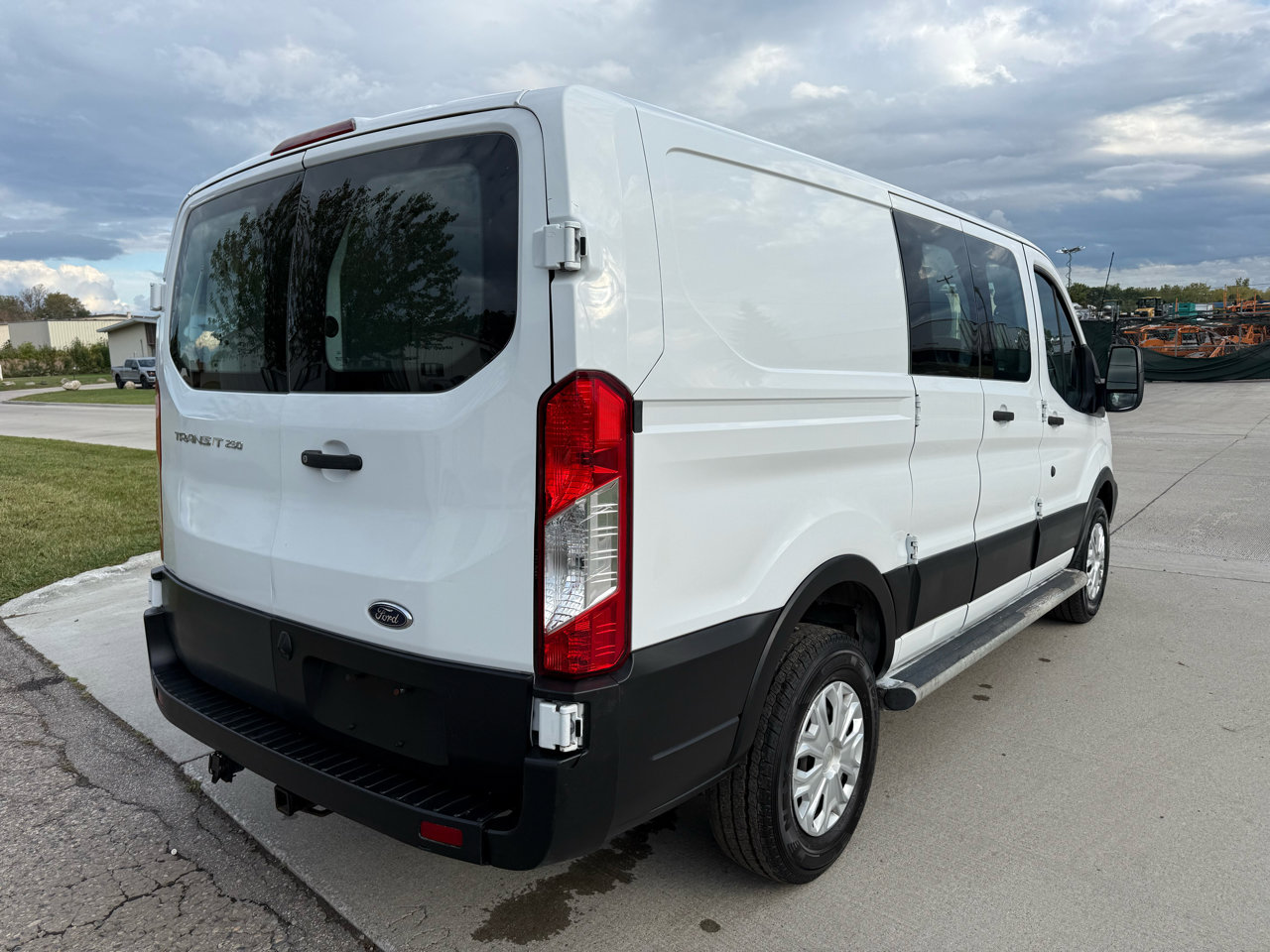 Used 2019 Ford Transit 250 130 Low Roof w/ Exterior Upgrade Package image 5