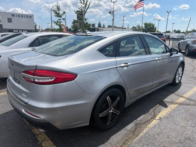 Used 2020 Ford Fusion SE FWD image 6