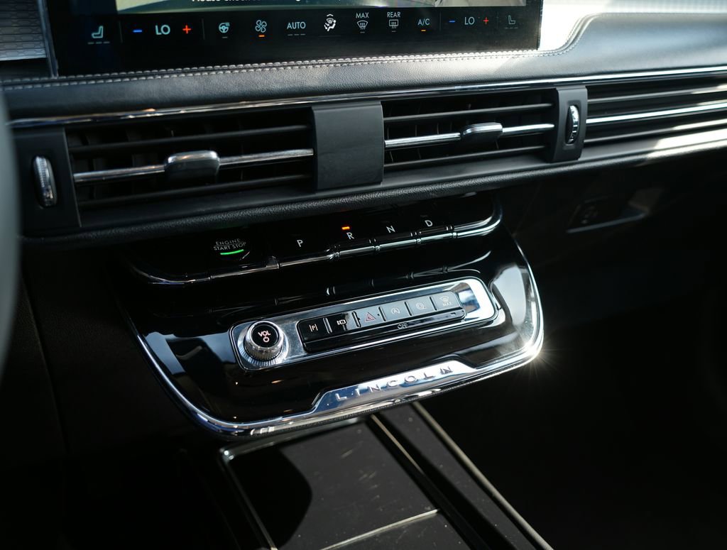 Used 2023 Lincoln Corsair AWD w/ Equipment Group 101A image 16
