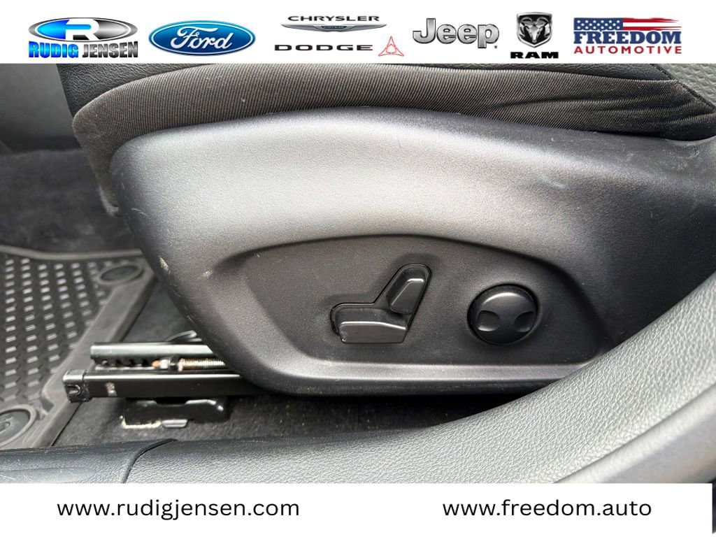 Used 2025 Jeep Compass Latitude w/ Sun & Sound Group image 12