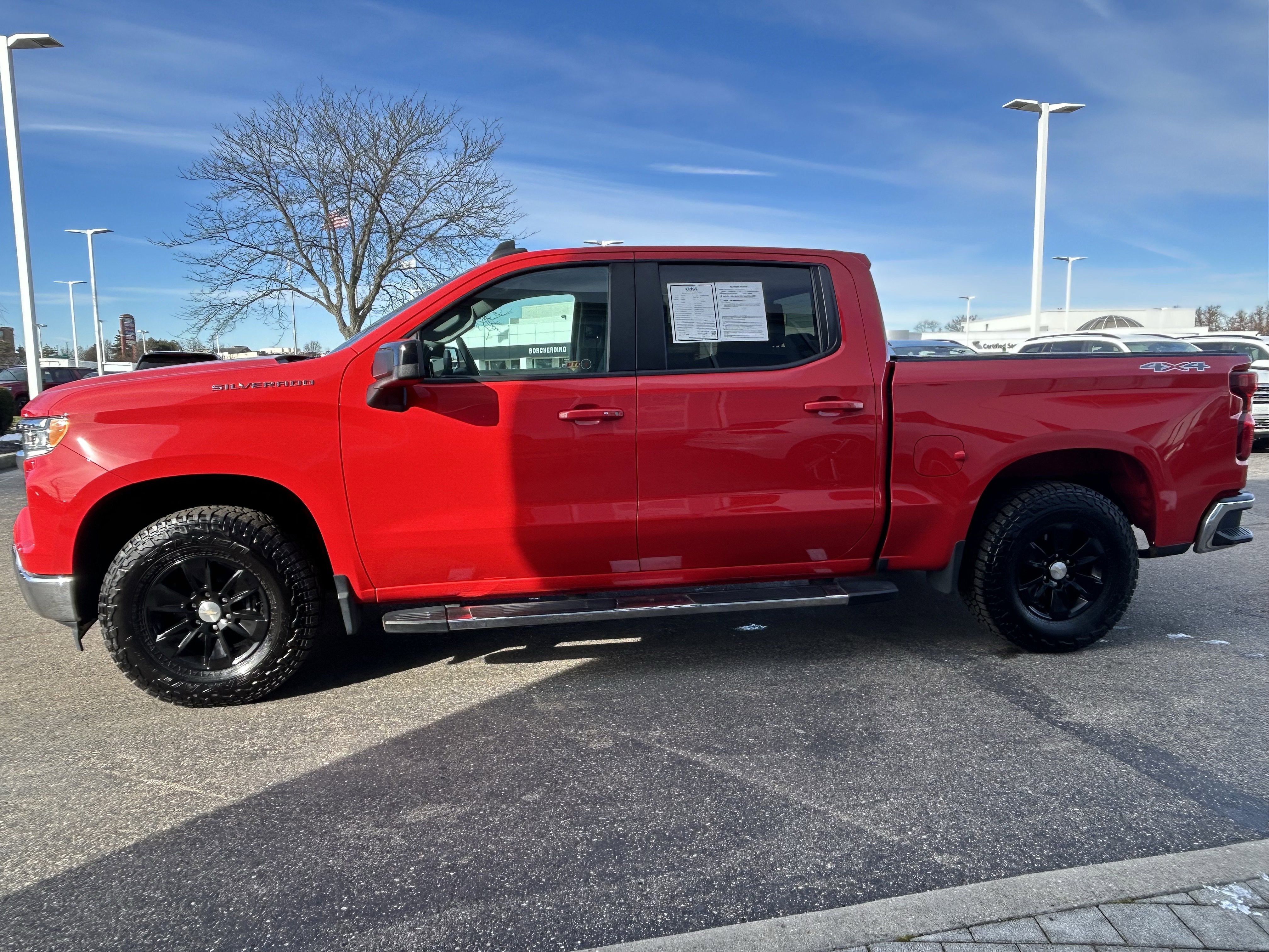 Used 2022 Chevrolet Silverado 1500 LT image 4