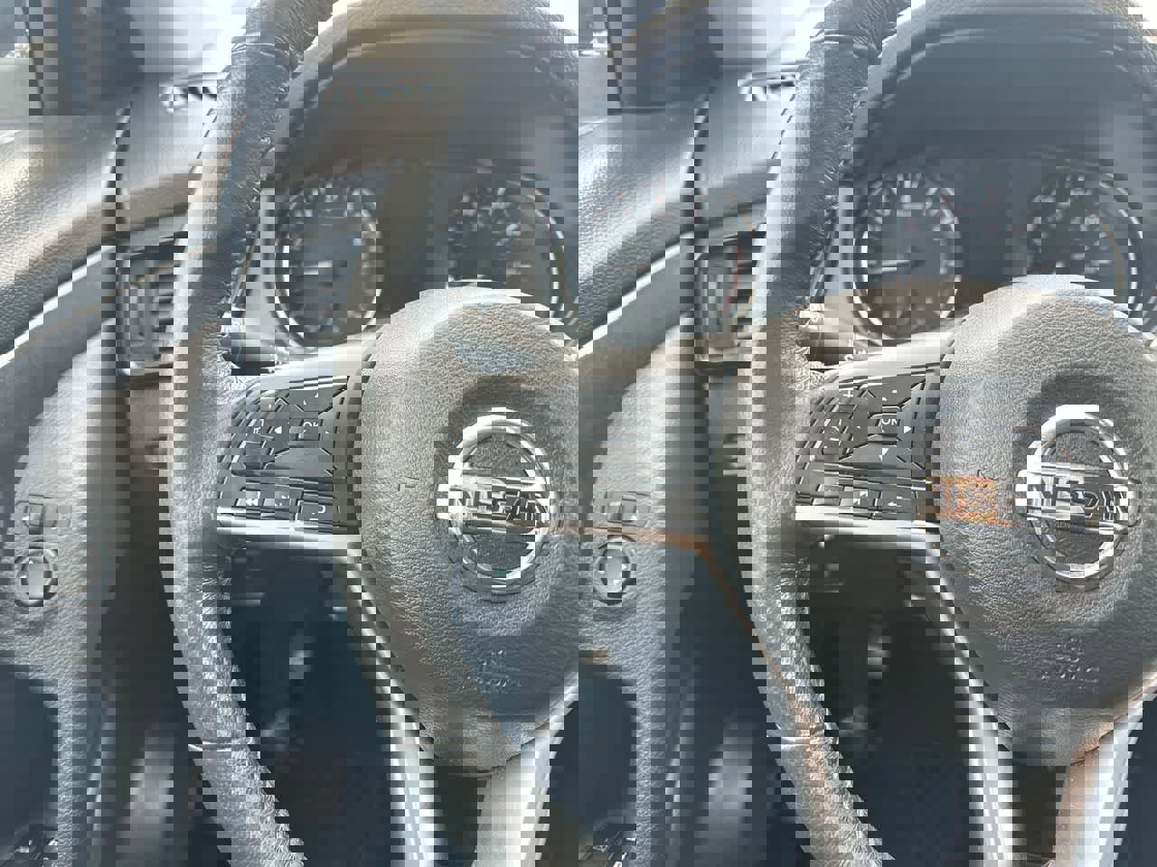 Used 2018 Nissan Rogue SV image 28