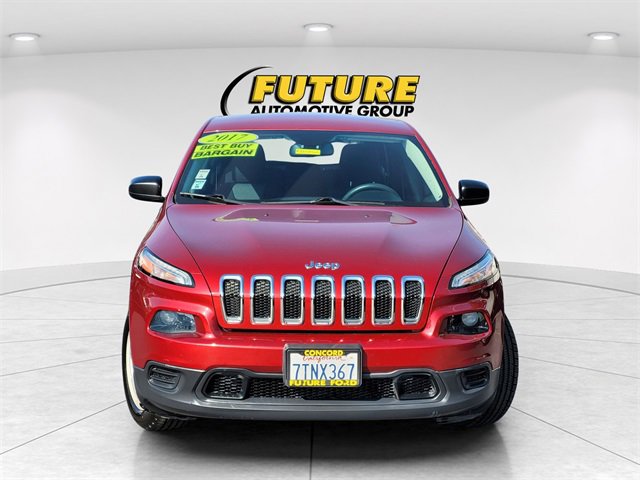 Used 2017 Jeep Cherokee Sport image 3
