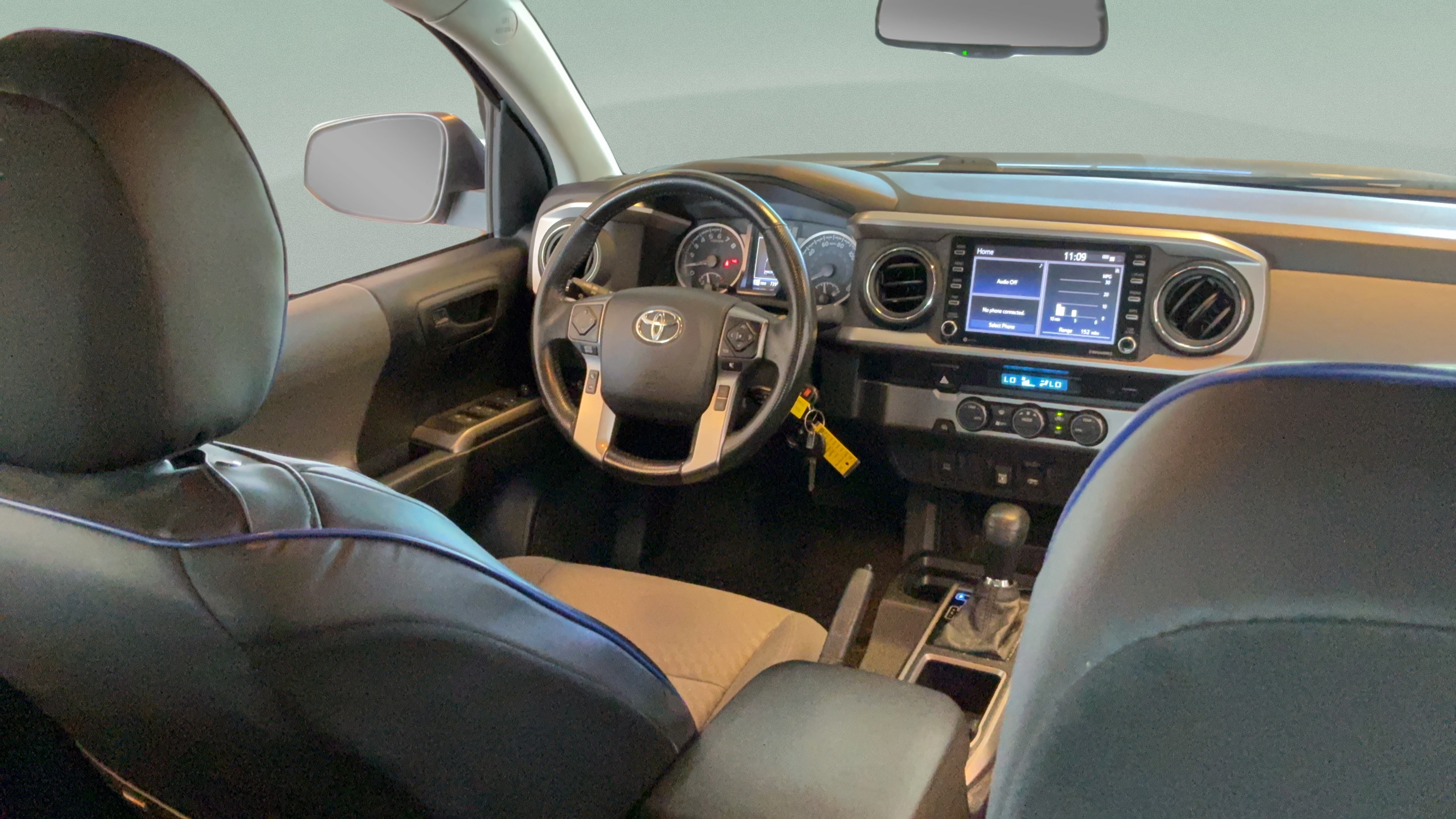 Used 2021 Toyota Tacoma SR5 RWD image 27