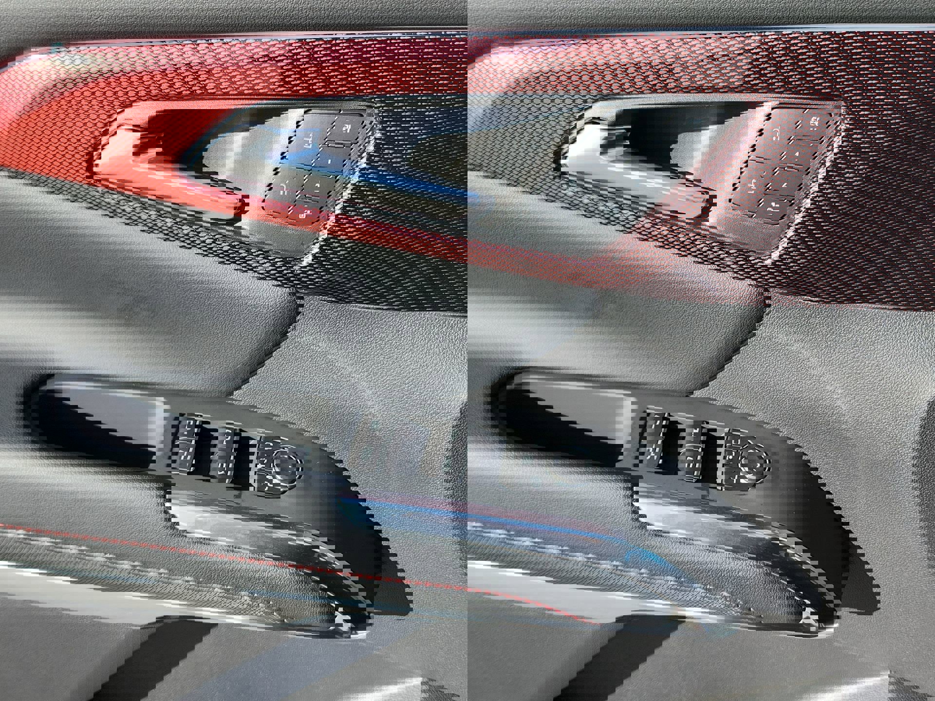 New 2026 Chevrolet Traverse RS image 17