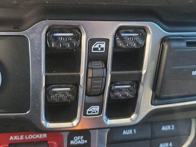 Used 2024 Jeep Gladiator Mojave w/ Technology Group AWD/4WD image 25