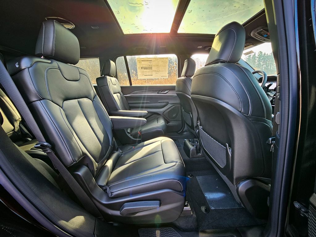 New 2025 Jeep Grand Cherokee L Limited w/ Black Appearance Package image 46