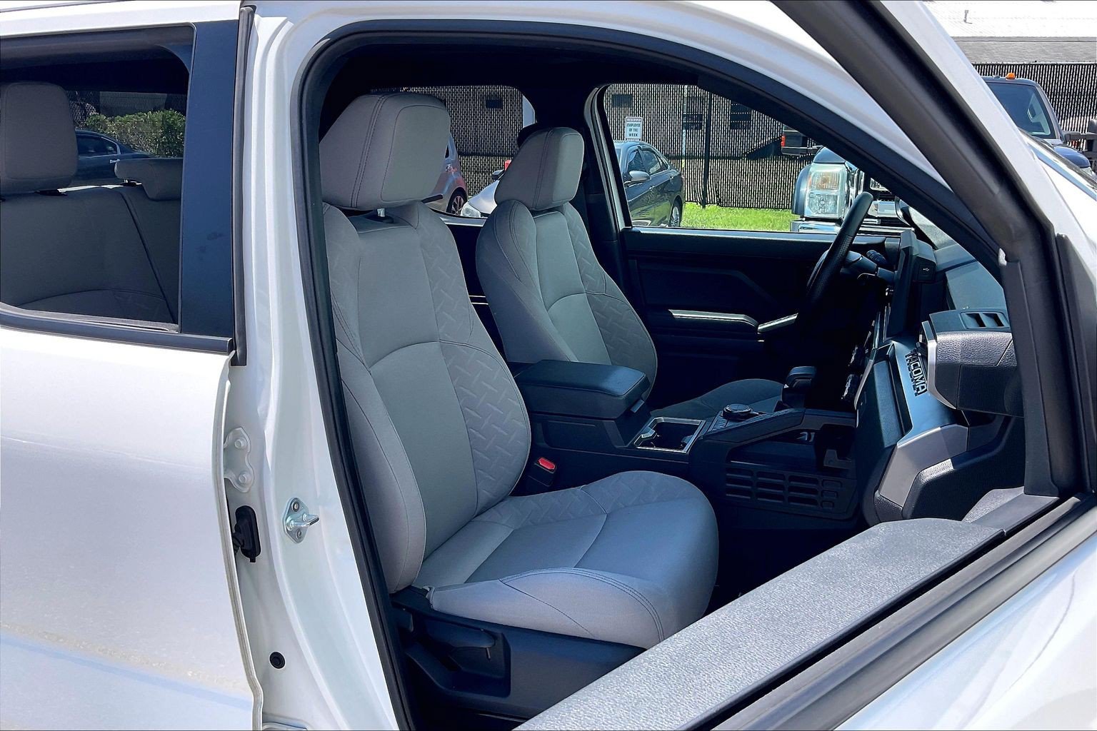 Used 2024 Toyota Tacoma SR5 AWD/4WD image 9